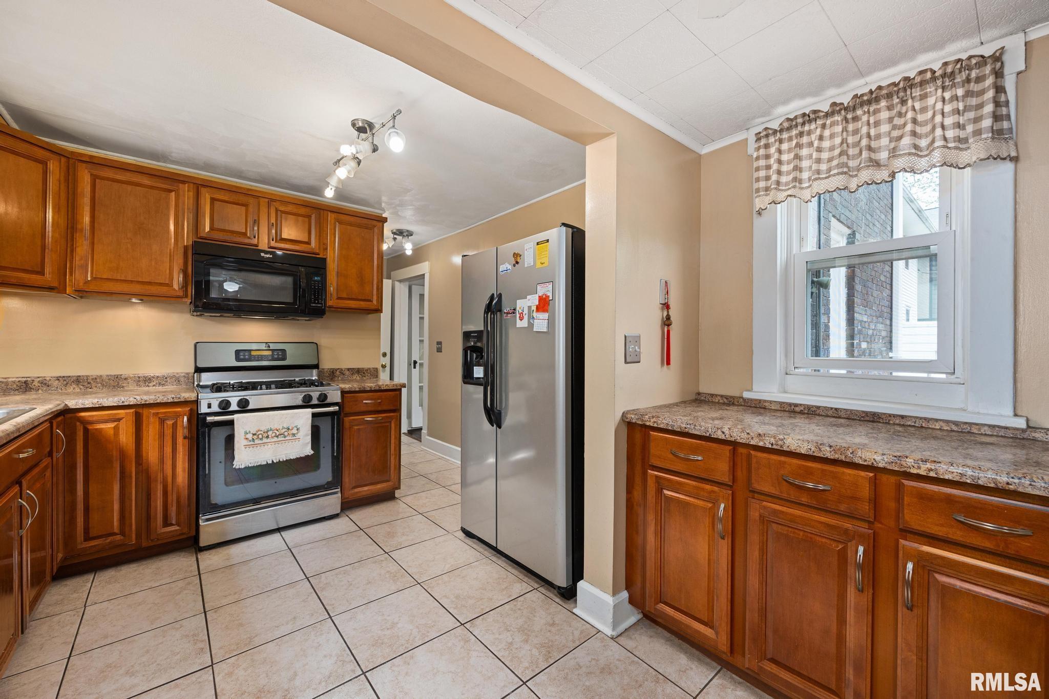 1614 W Columbia Terrace, Peoria, Illinois image 13