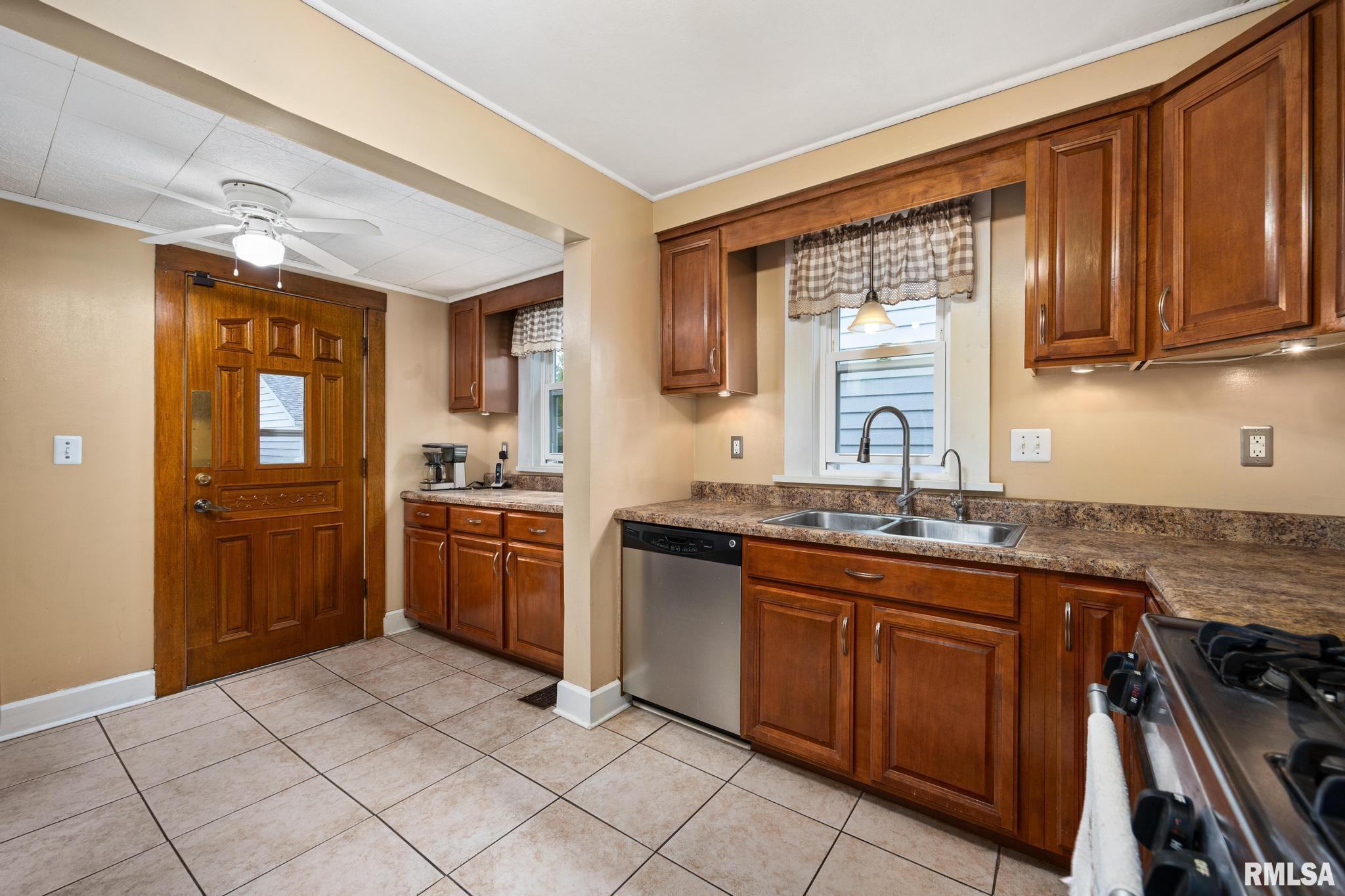 1614 W Columbia Terrace, Peoria, Illinois image 10