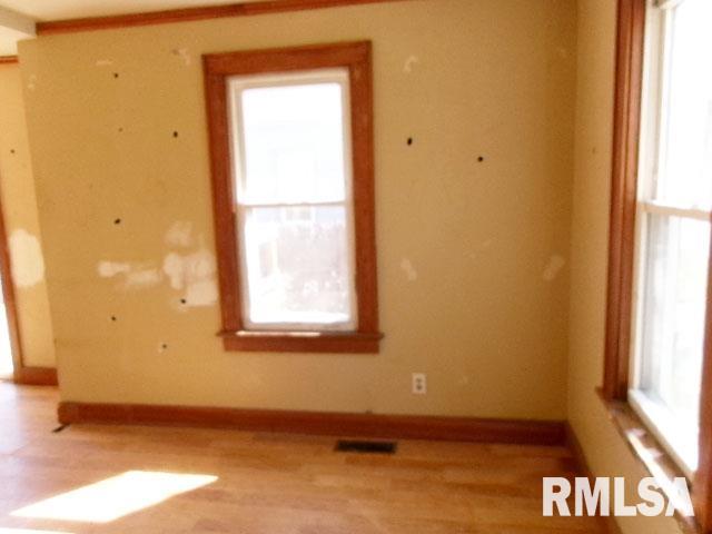 908 N 3rd Street, Pekin, Illinois image 3