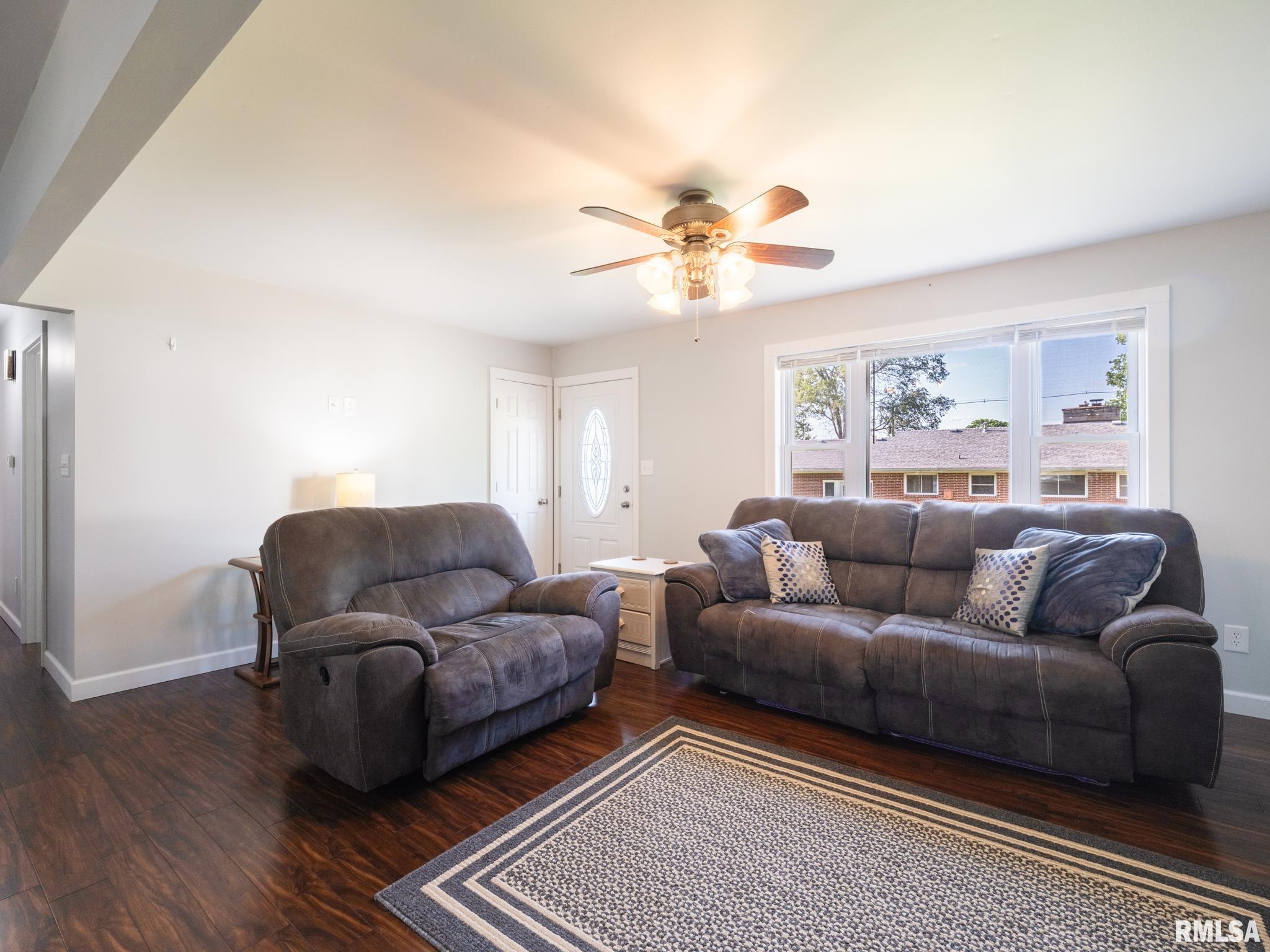 221 E Parkside Drive, Washburn, Illinois image 4