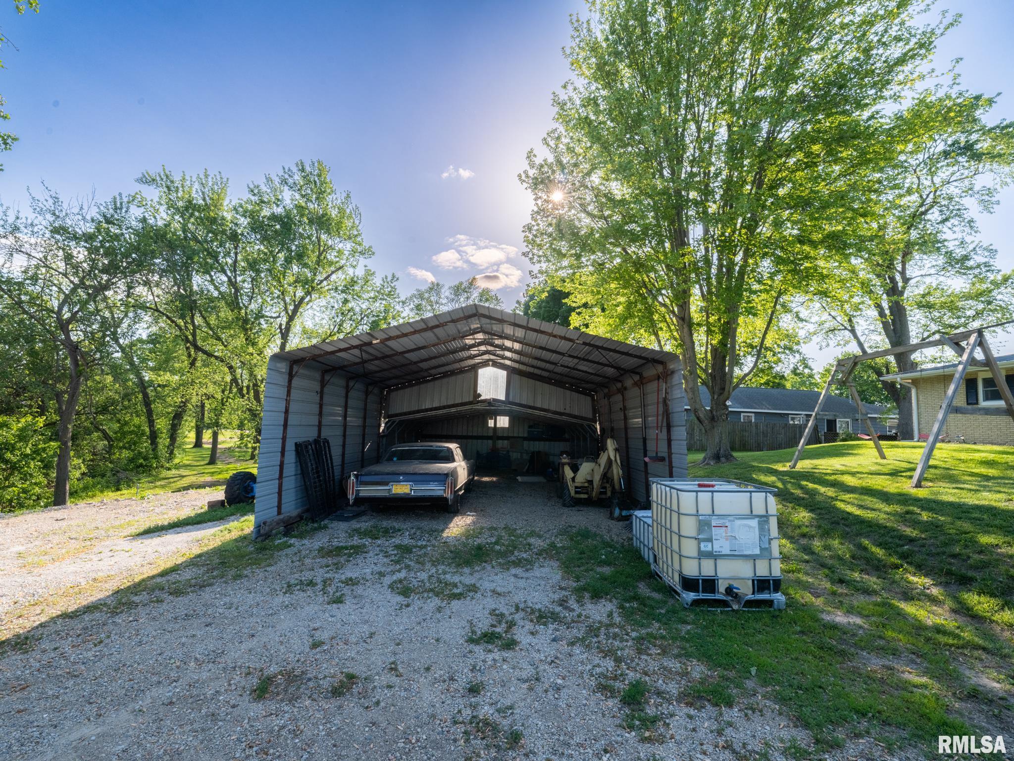 221 E Parkside Drive, Washburn, Illinois image 48