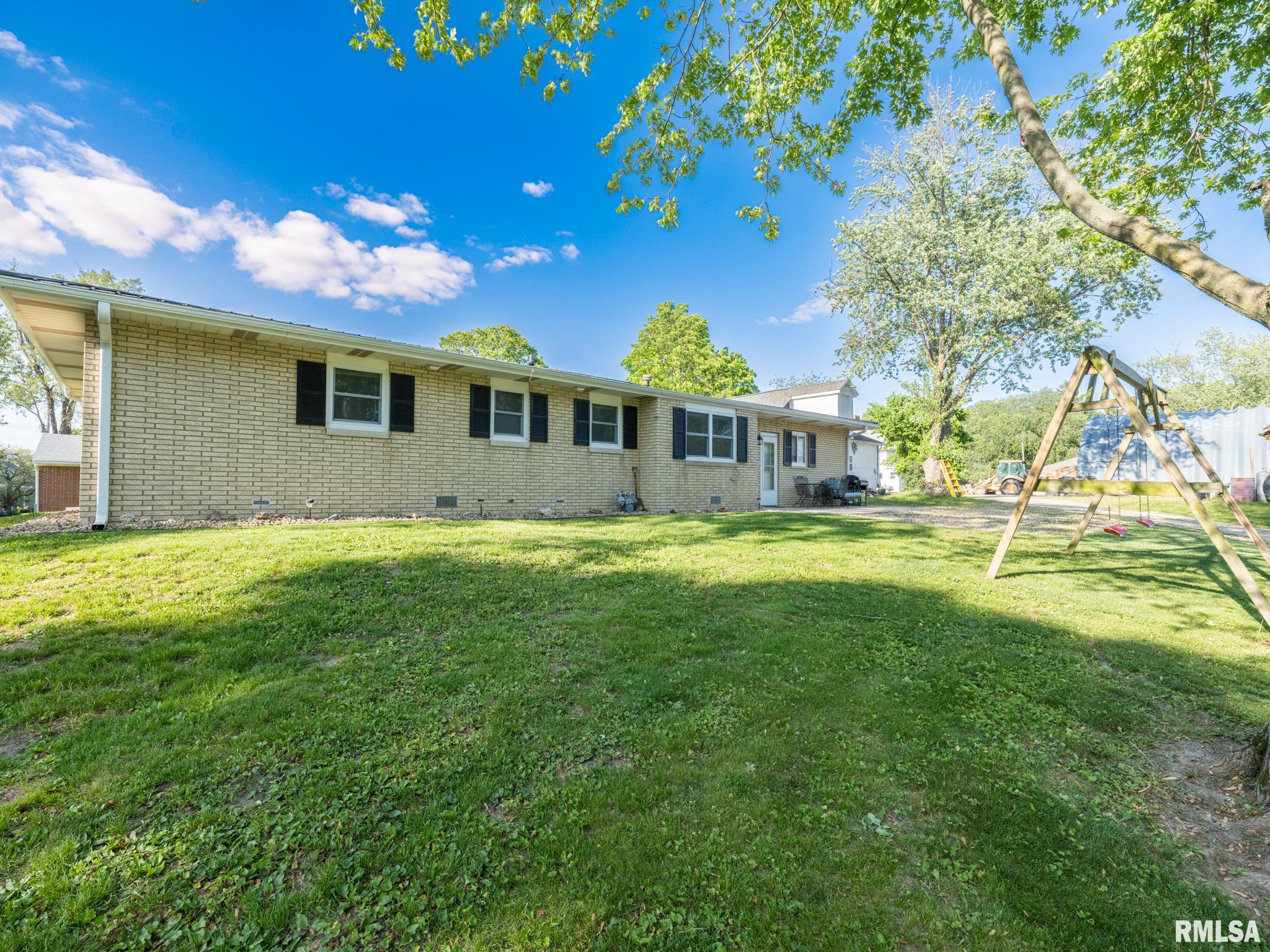 221 E Parkside Drive, Washburn, Illinois image 44