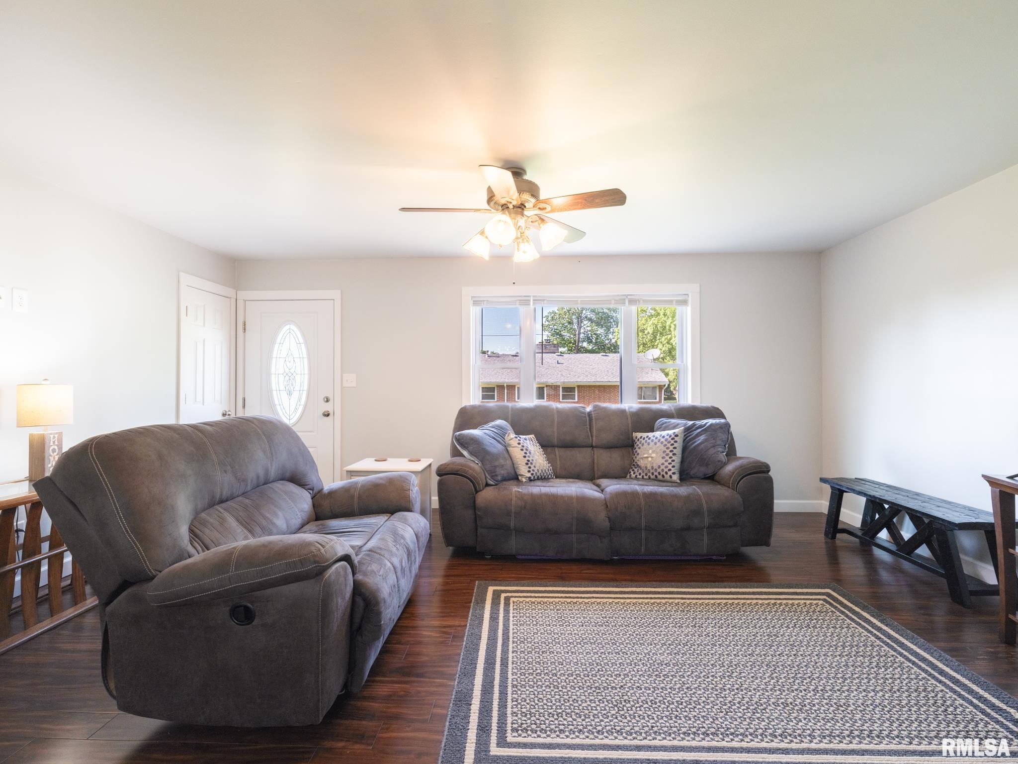 221 E Parkside Drive, Washburn, Illinois image 3