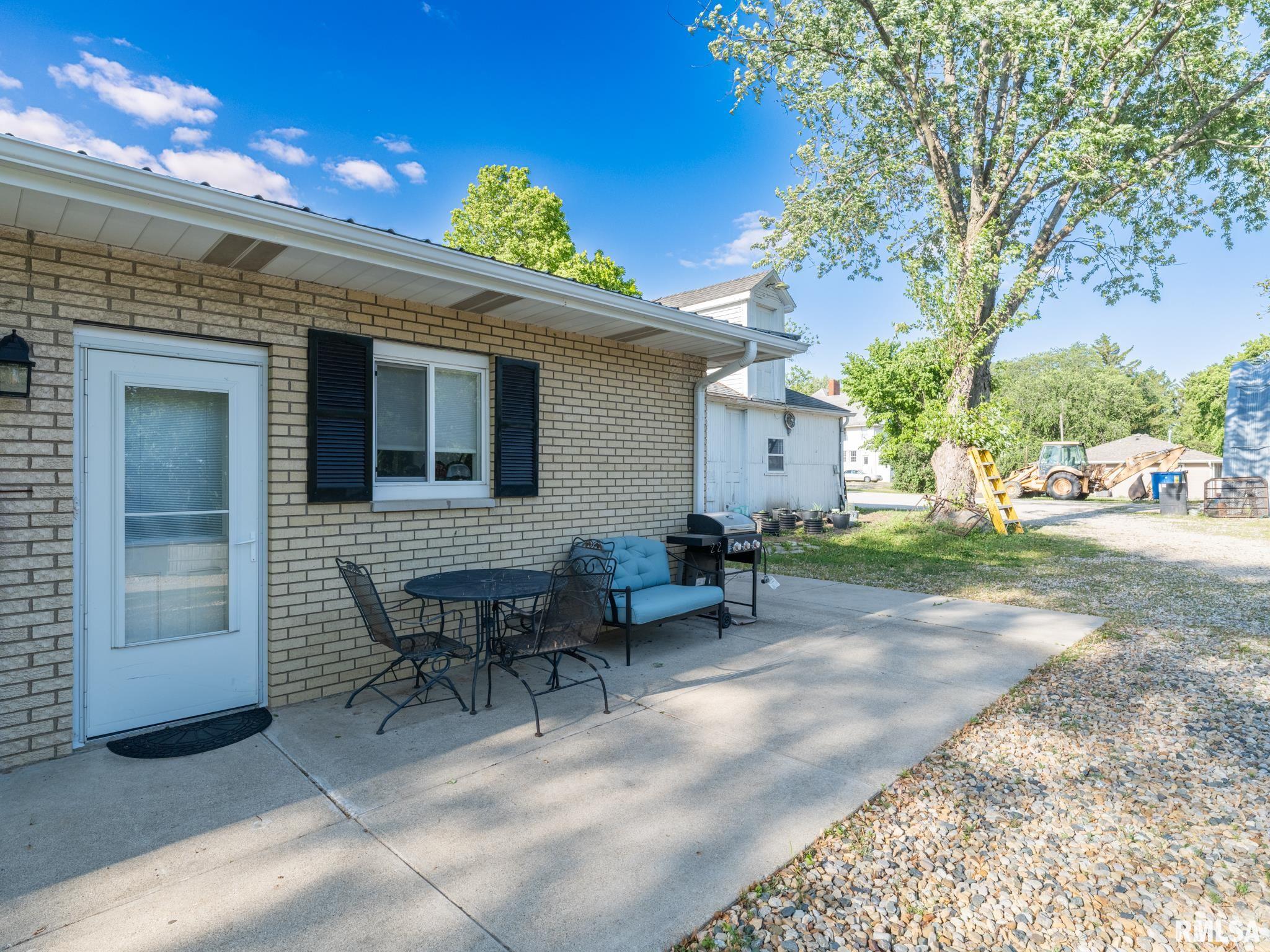 221 E Parkside Drive, Washburn, Illinois image 39