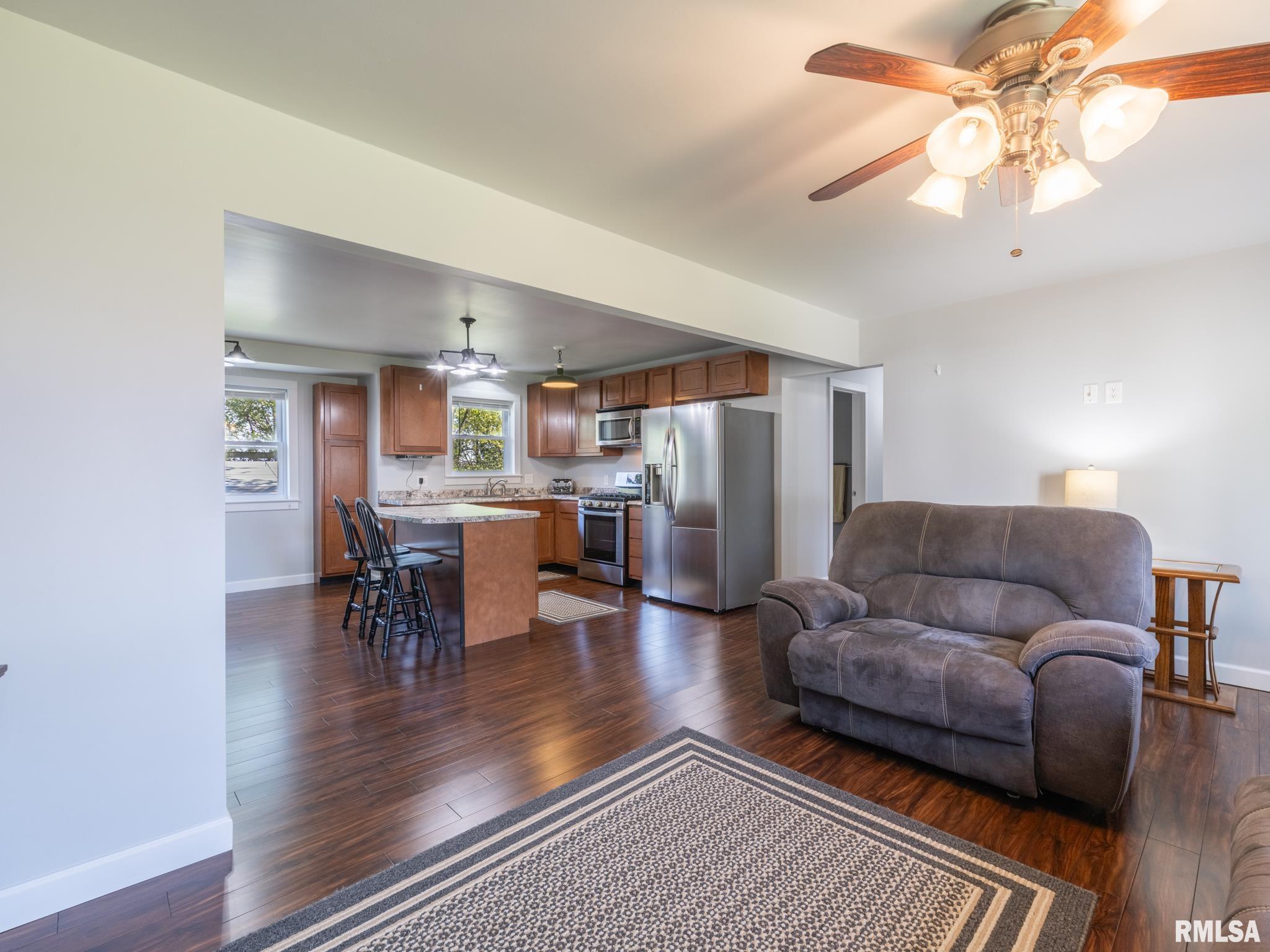 221 E Parkside Drive, Washburn, Illinois image 6