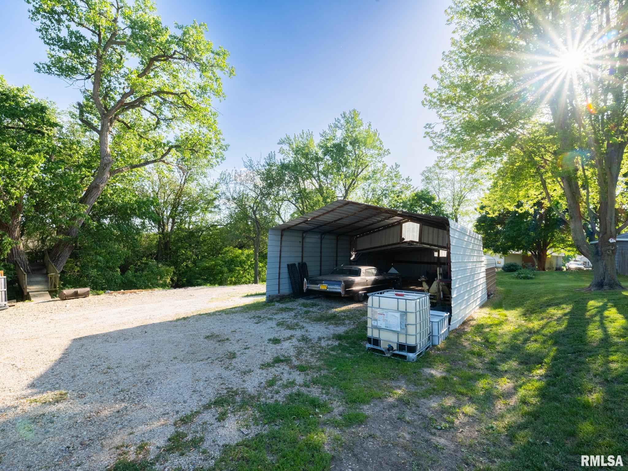 221 E Parkside Drive, Washburn, Illinois image 47