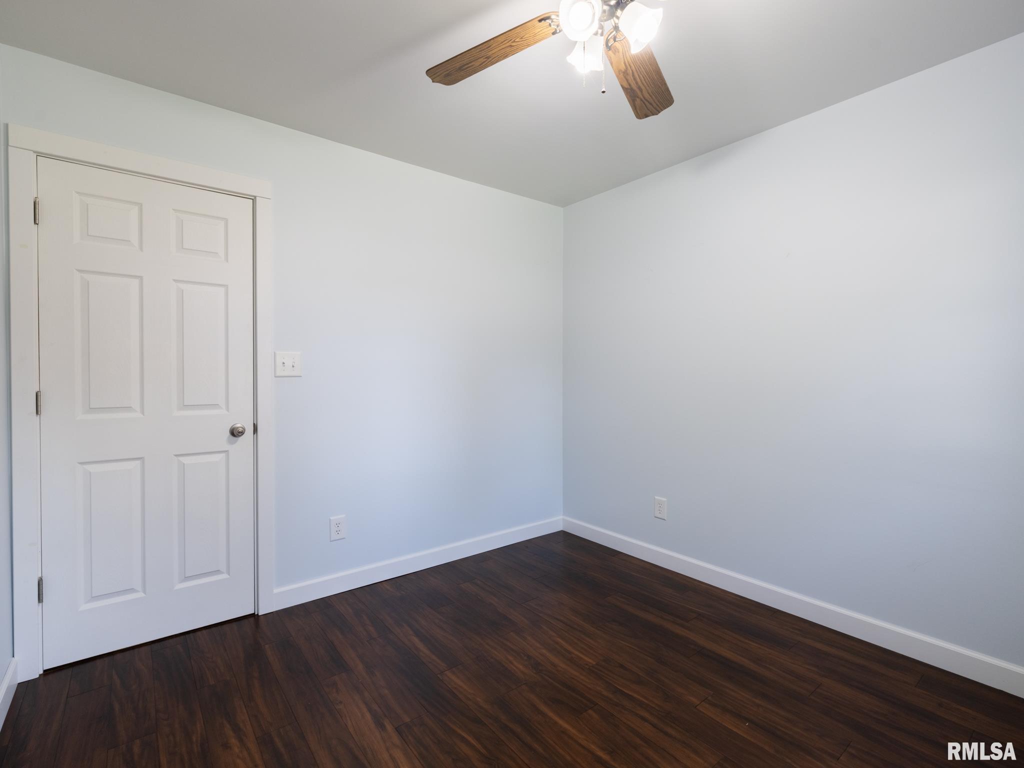 221 E Parkside Drive, Washburn, Illinois image 31