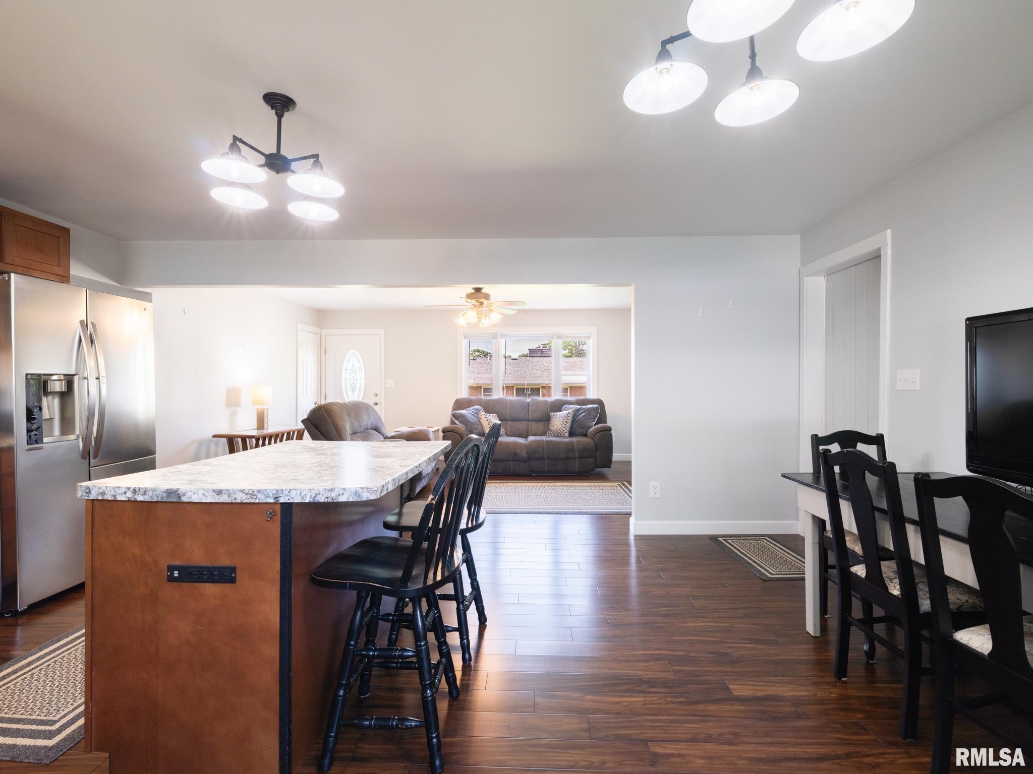 221 E Parkside Drive, Washburn, Illinois image 19
