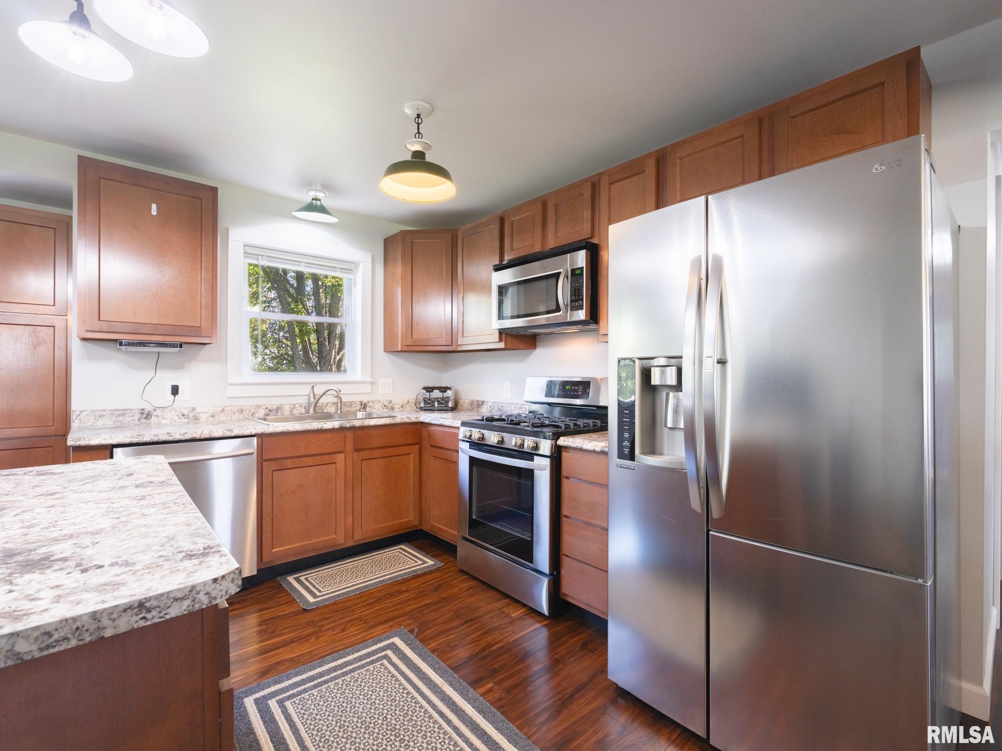 221 E Parkside Drive, Washburn, Illinois image 11