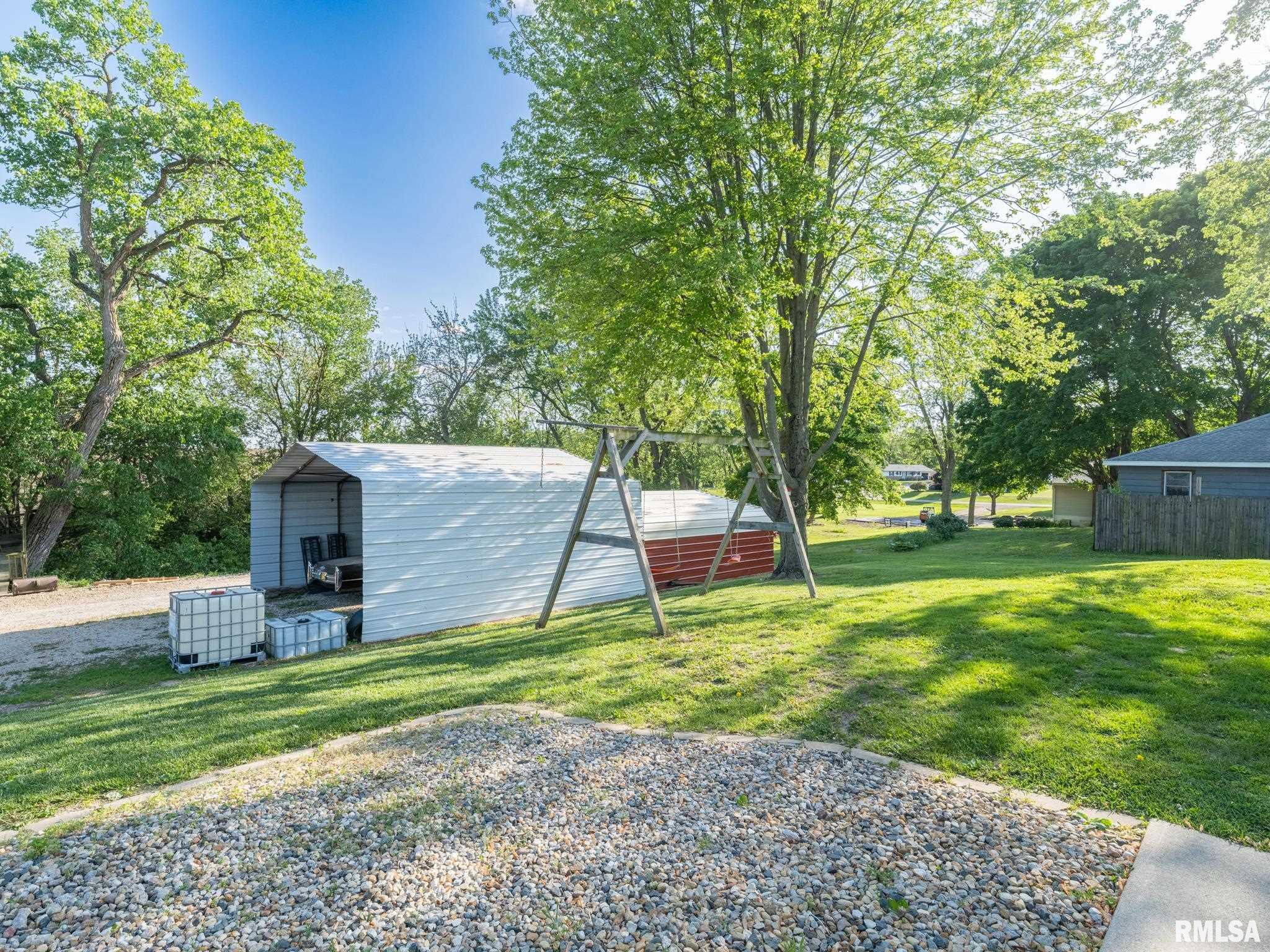 221 E Parkside Drive, Washburn, Illinois image 40