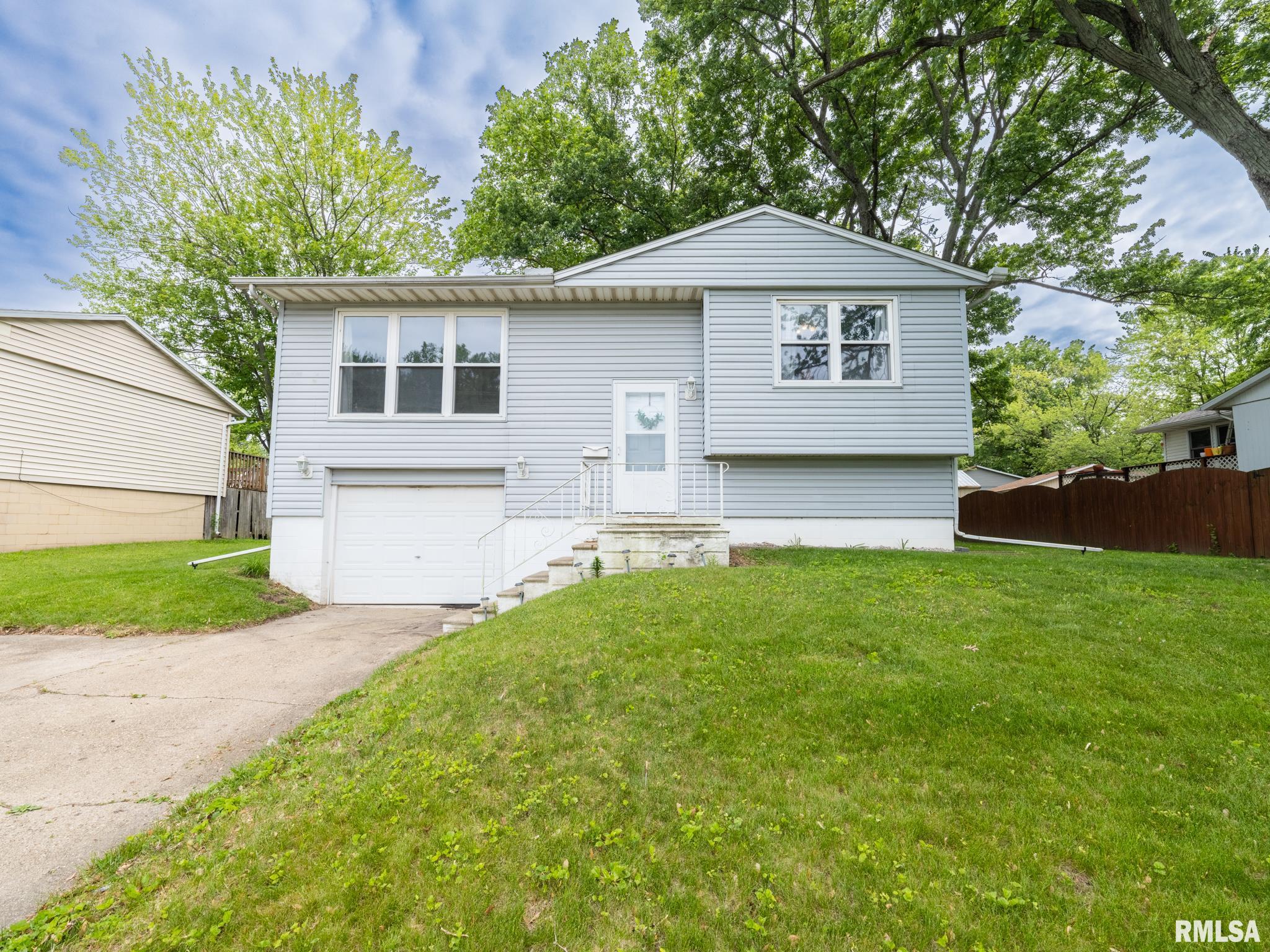1402 Lincoln Road, Marquette Heights, Illinois image 1