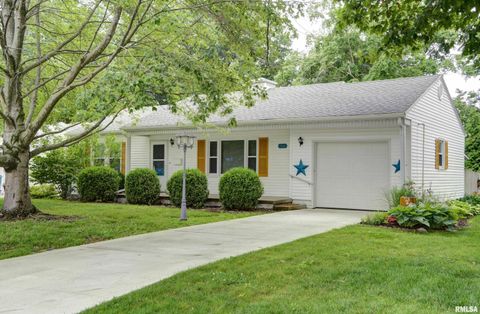 Homes For Sale - 708 Memorial Drive<br/> Macomb, IL 61455