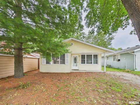 Homes For Sale - 423 E Jefferson Street<br/> Sangamon County, Riverton, IL 62561