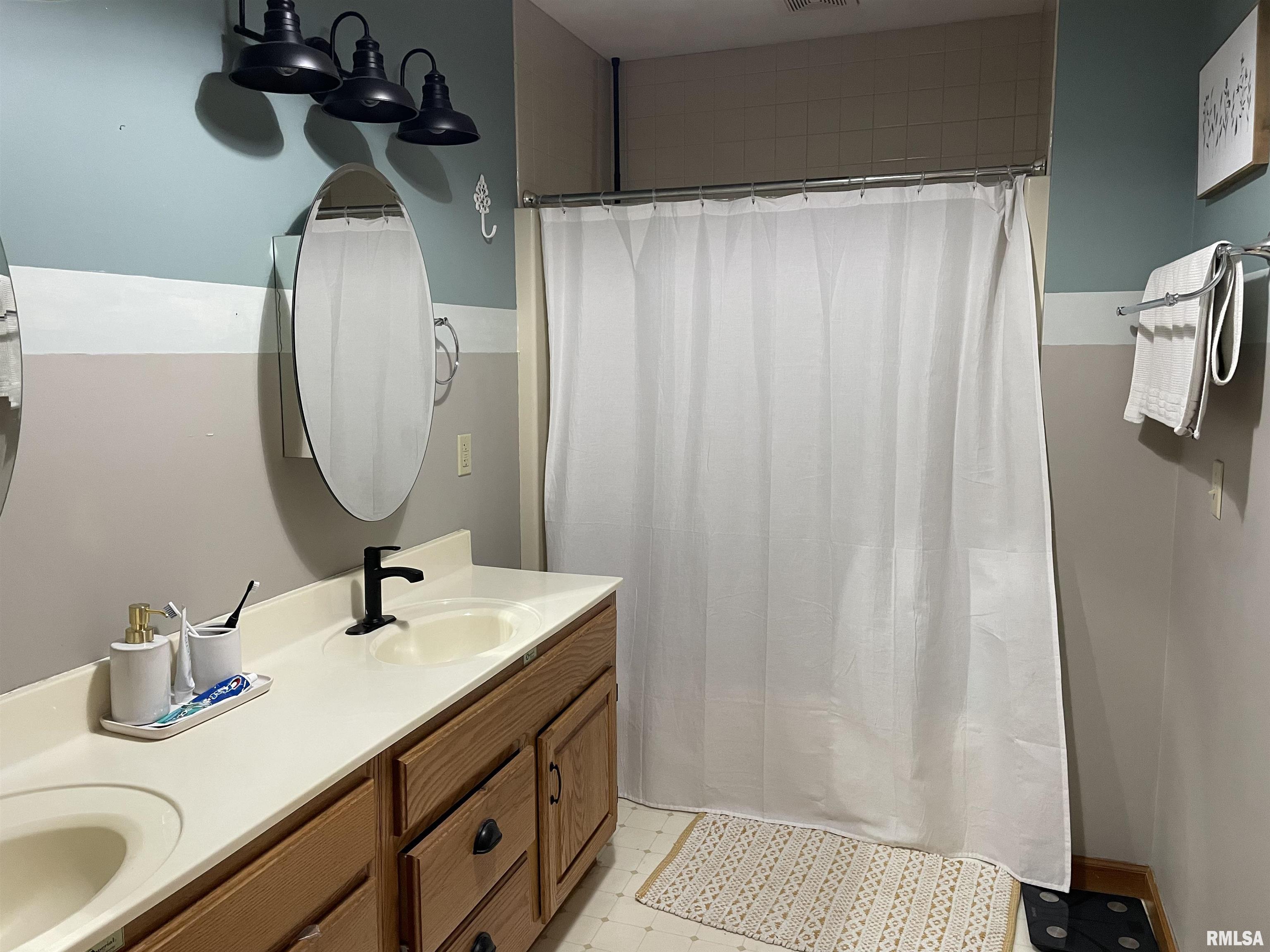 586 Westwood Boulevard, Canton, Illinois image 25