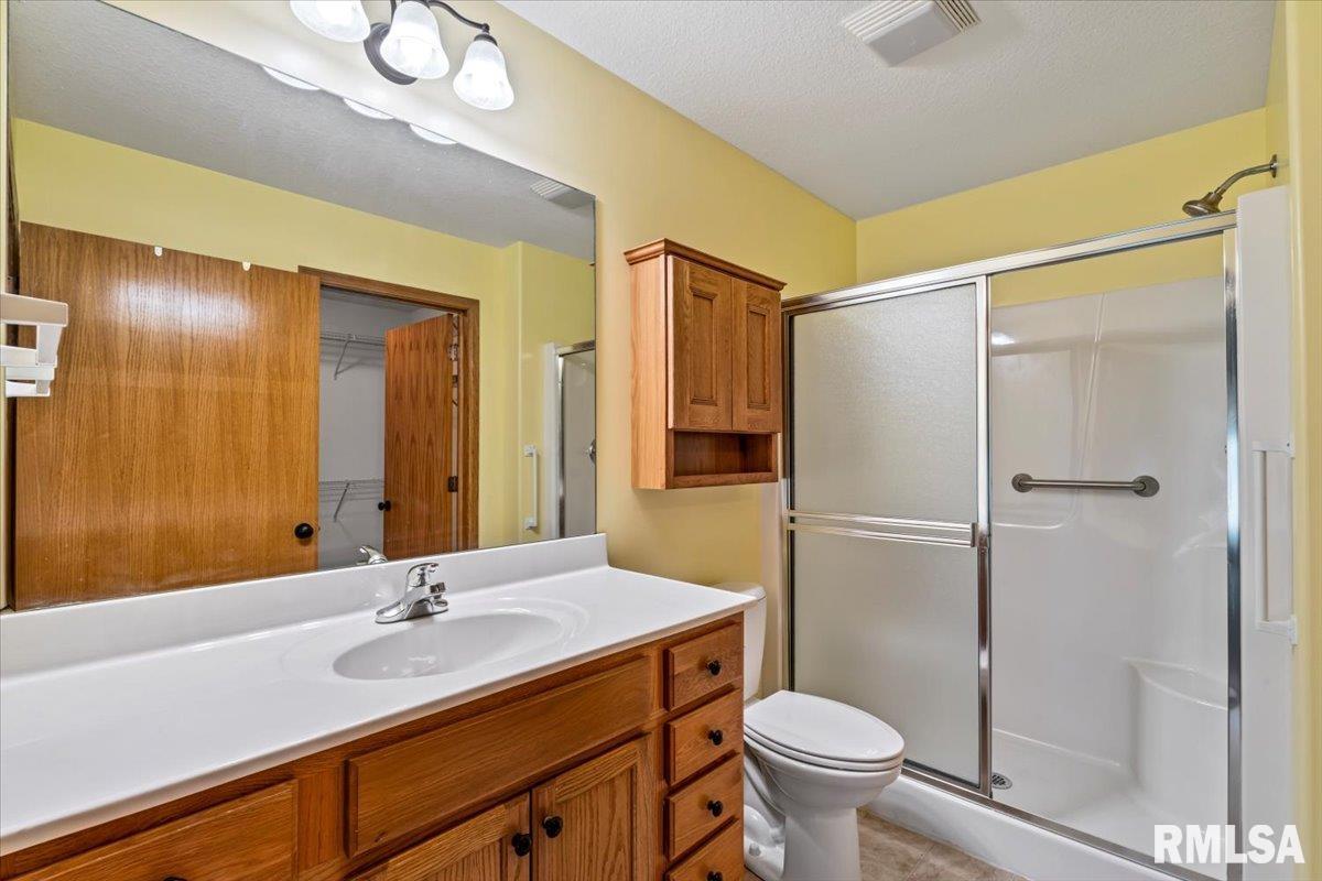 5200 Villa Drive, Davenport, Iowa image 27