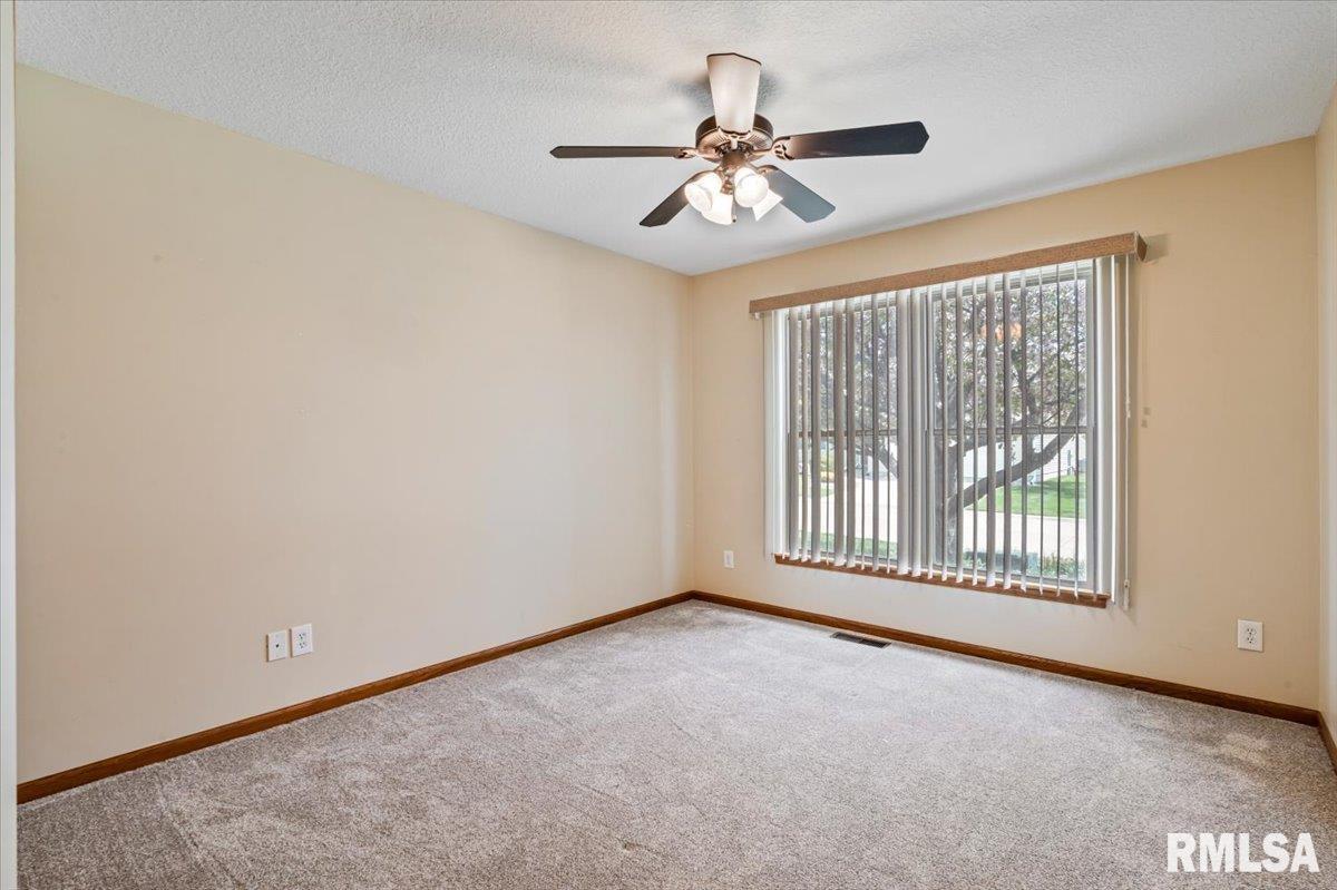 5200 Villa Drive, Davenport, Iowa image 31