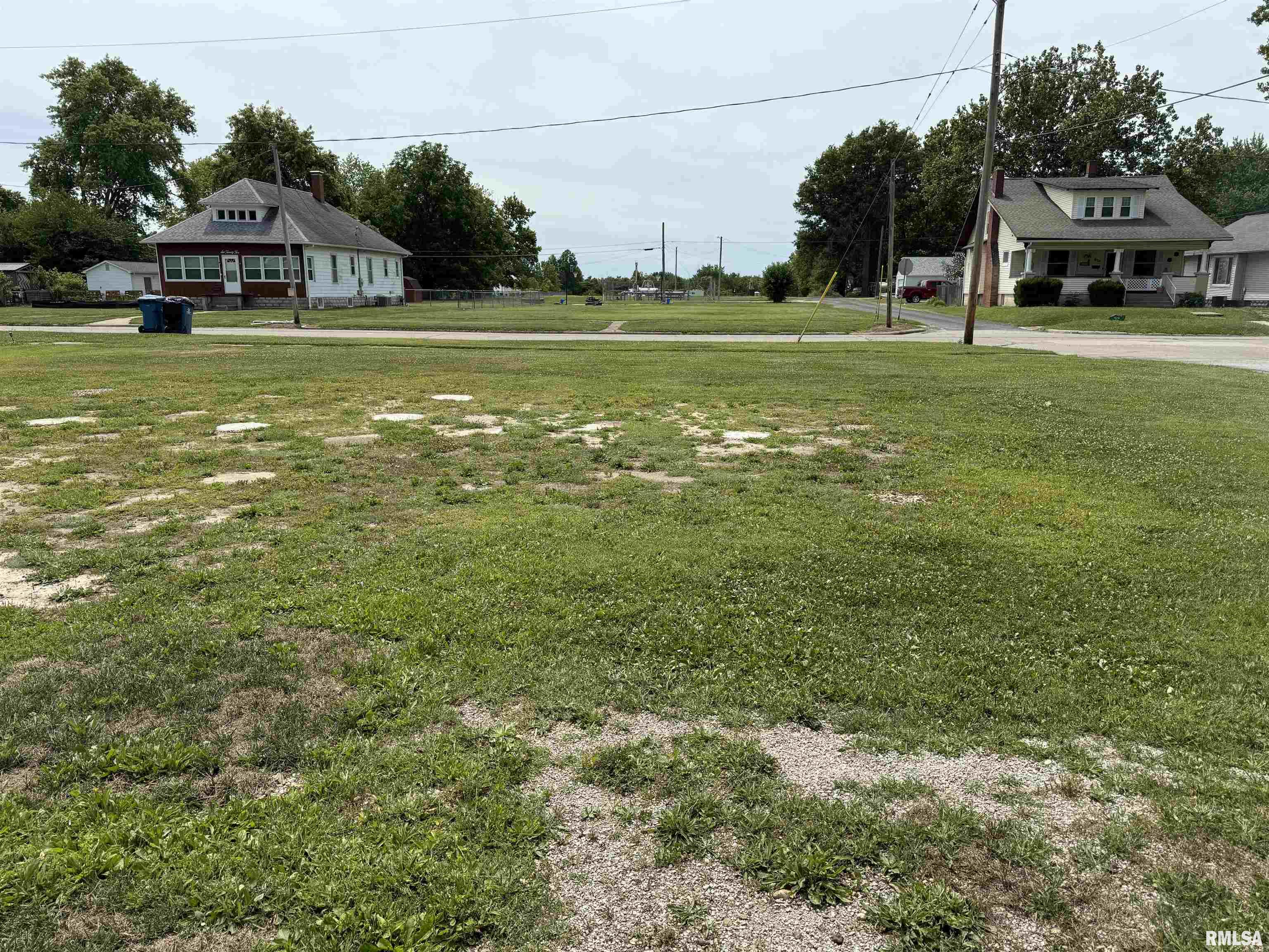 635 N Beech Street, Centralia, Illinois image 3