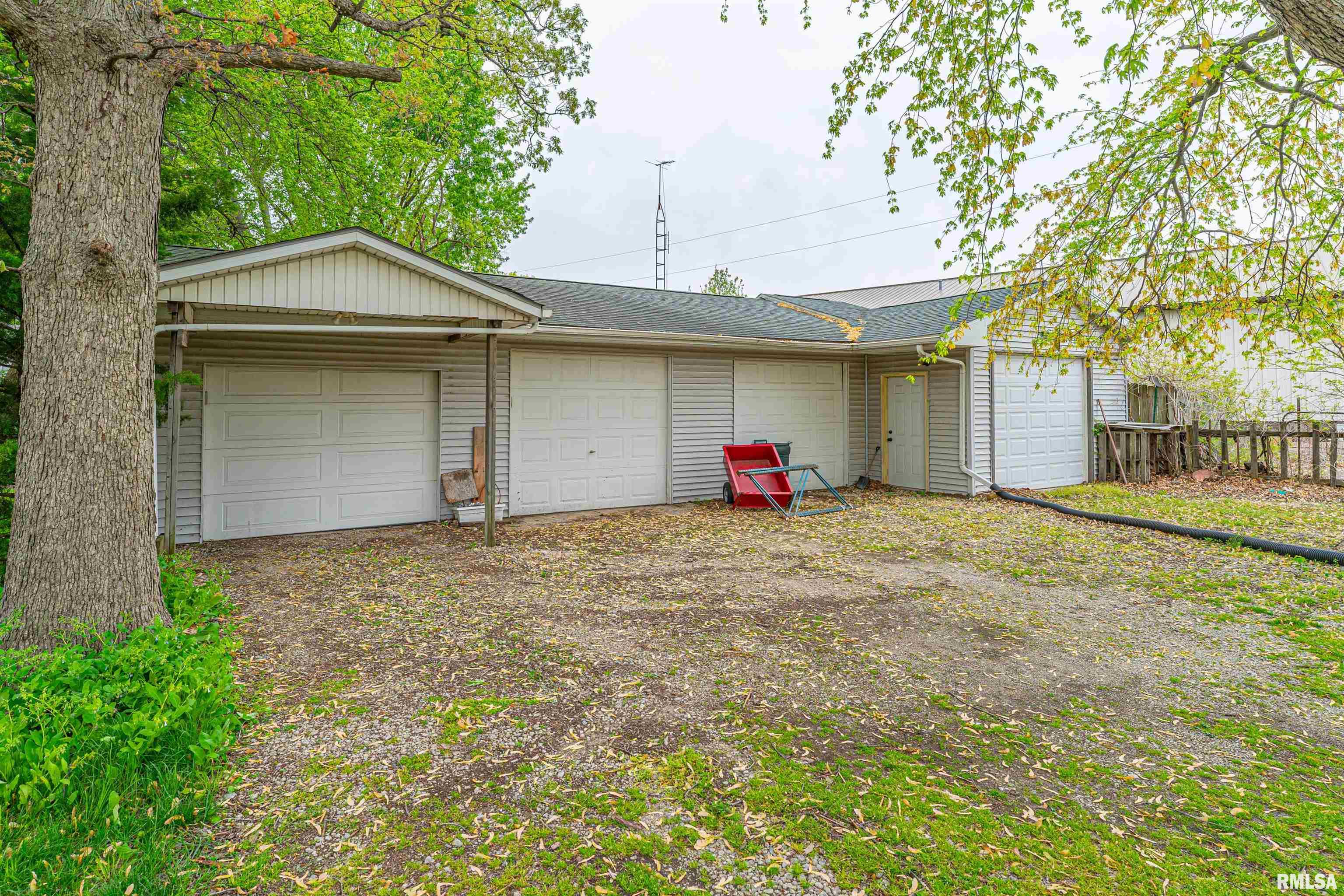 317 Latham Street, Lincoln, Illinois image 17