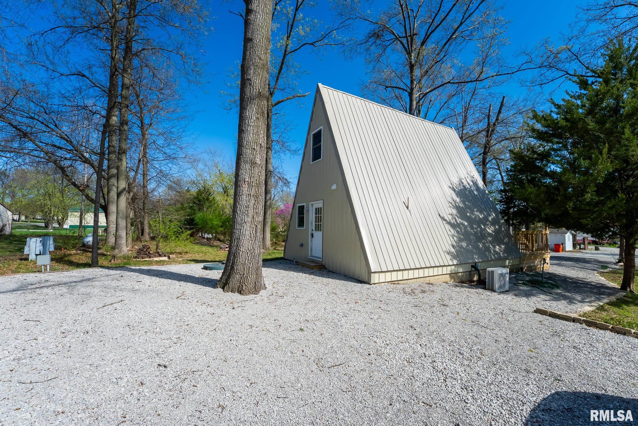21619 Oriole Lane, Carlyle, Illinois image 2