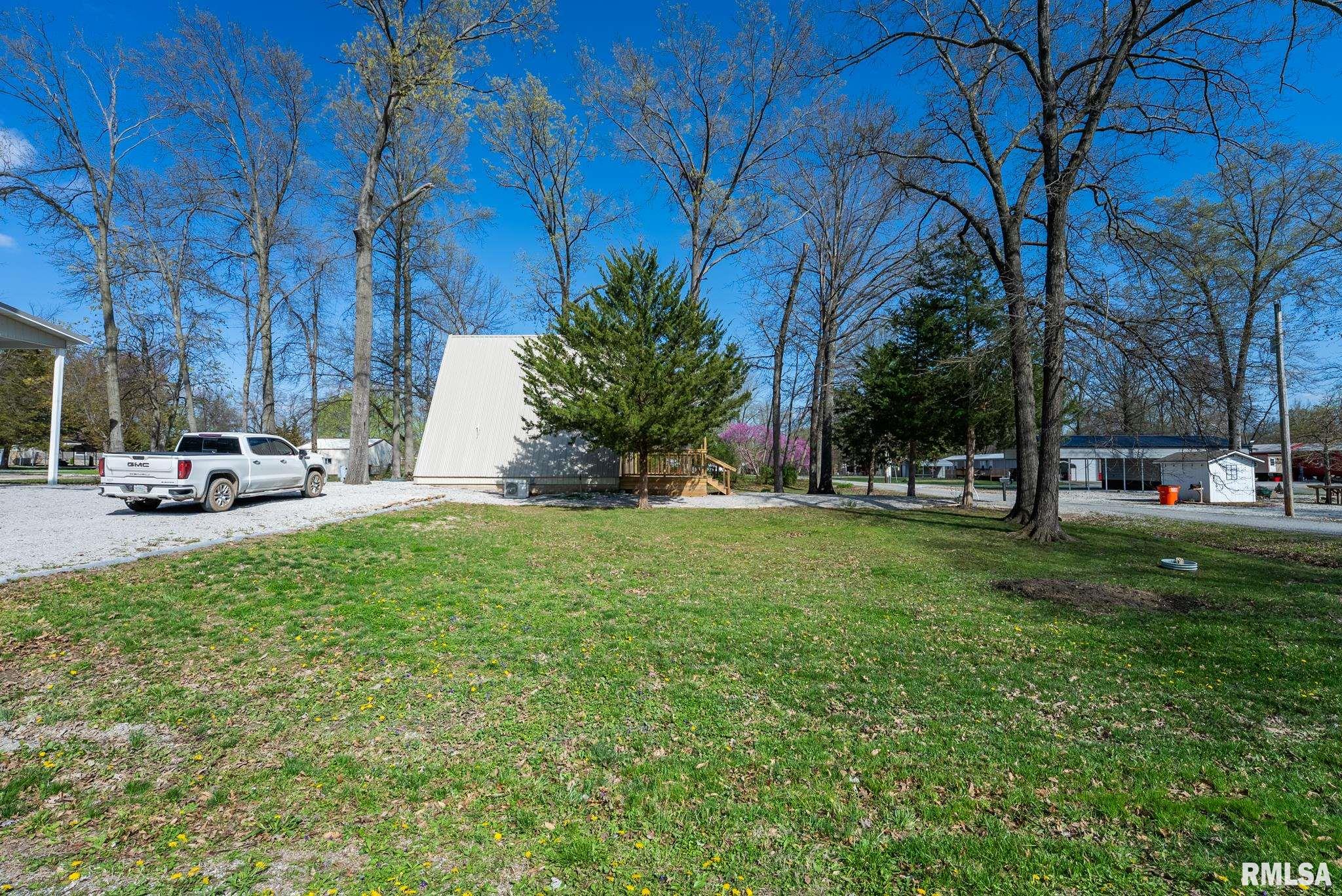 21619 Oriole Lane, Carlyle, Illinois image 3