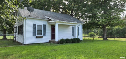 Homes For Rent - 15880 Old Jacksonville Road<br/> New Berlin, IL 62670