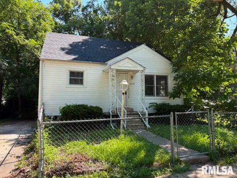 Homes For Sale - 2216 E Lawrence Avenue<br/> Sangamon County, Springfield, IL 62703