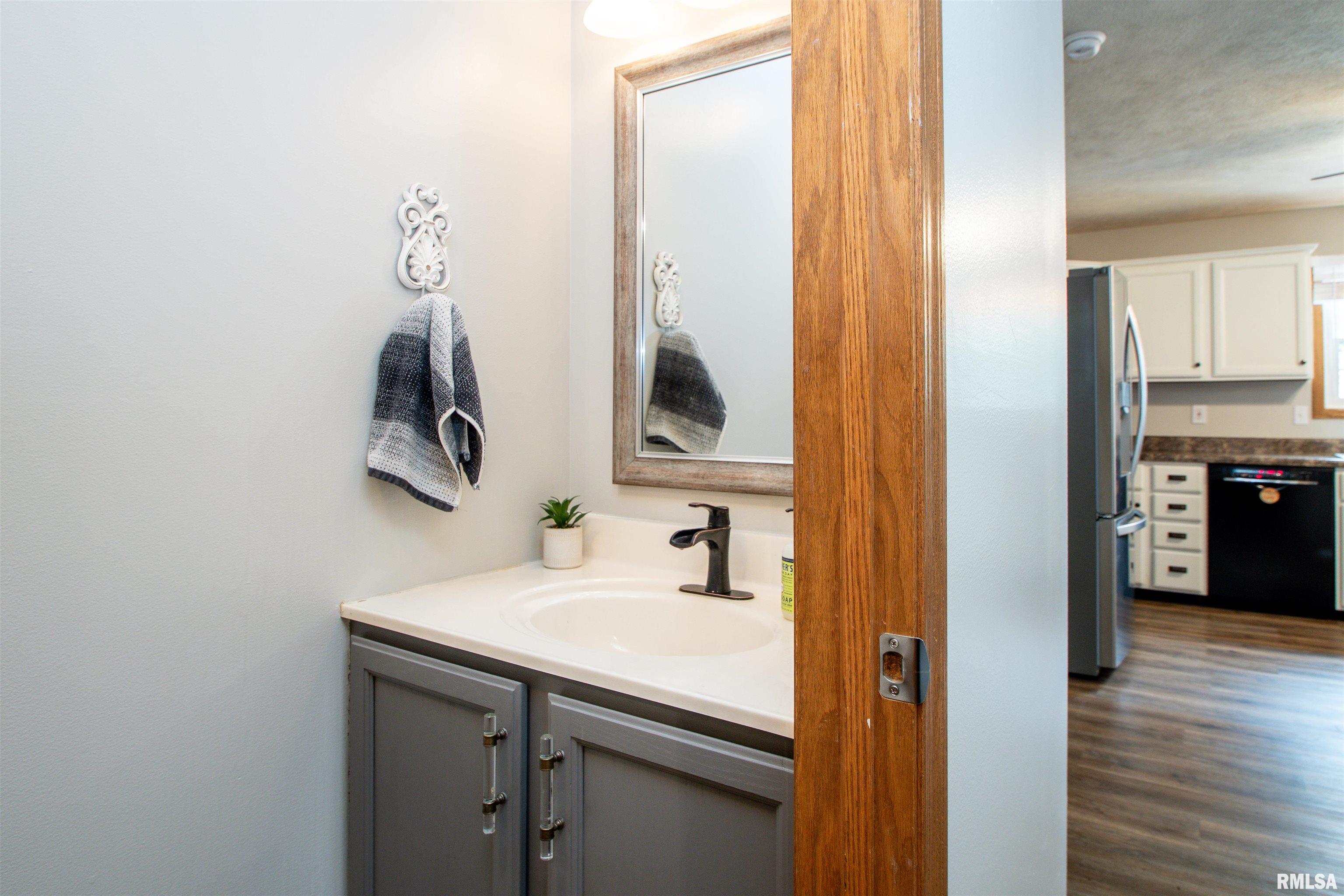 1604 Highview Road, East Peoria, Illinois image 38