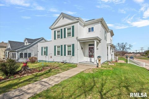 Photo of 402 W WASHINGTON Street, Pittsfield, IL 62363 (MLS # CA1042626)
