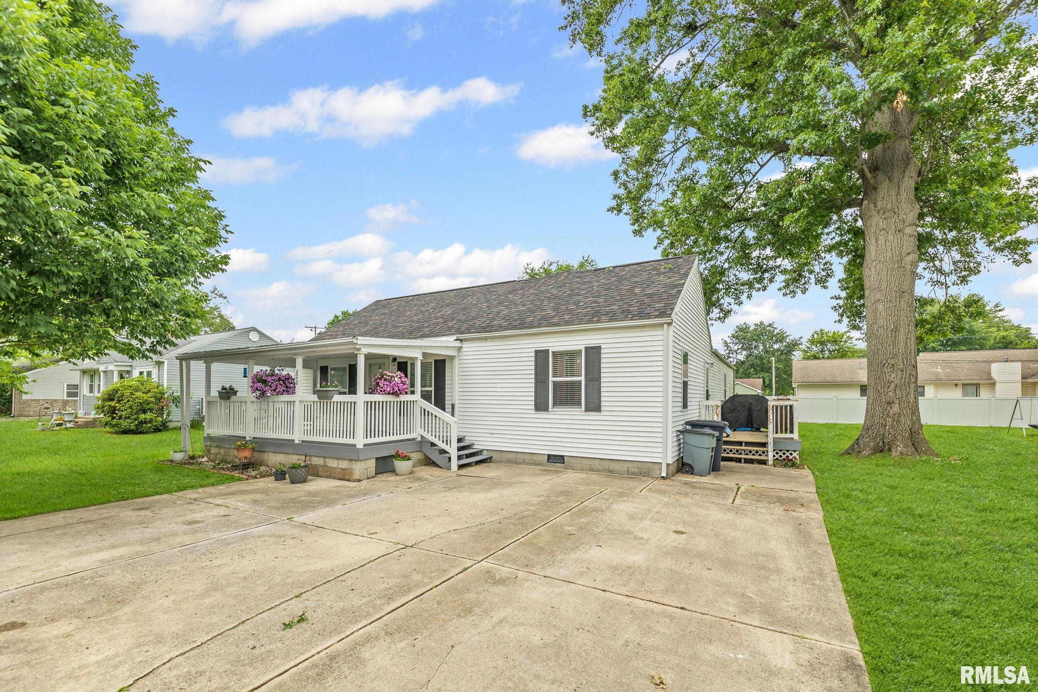 620 W Allmon Street, Salem, Illinois image 3