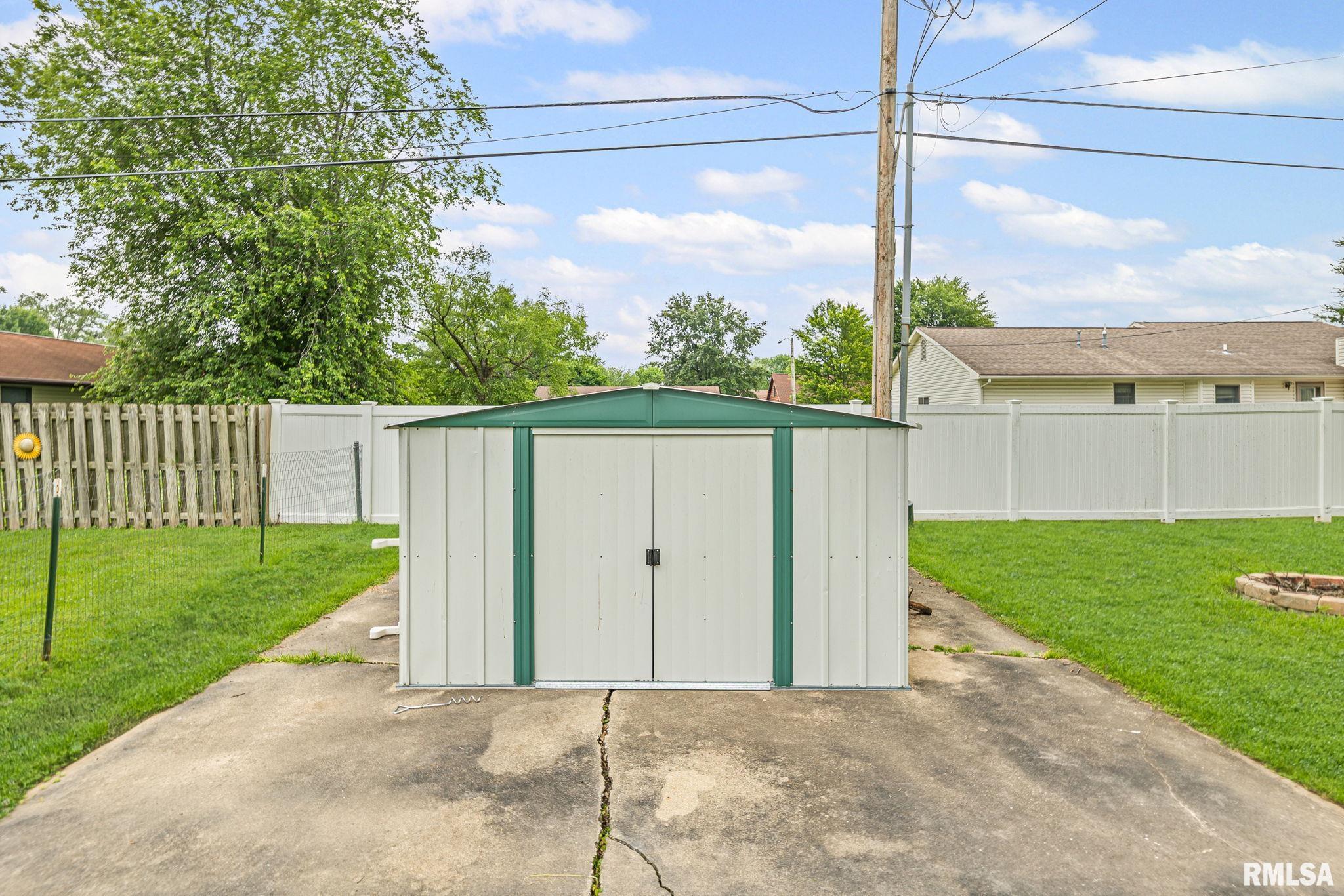 620 W Allmon Street, Salem, Illinois image 9