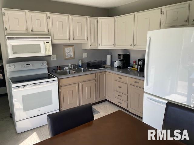 2207 Lafayette Terrace, Clinton, Iowa image 2