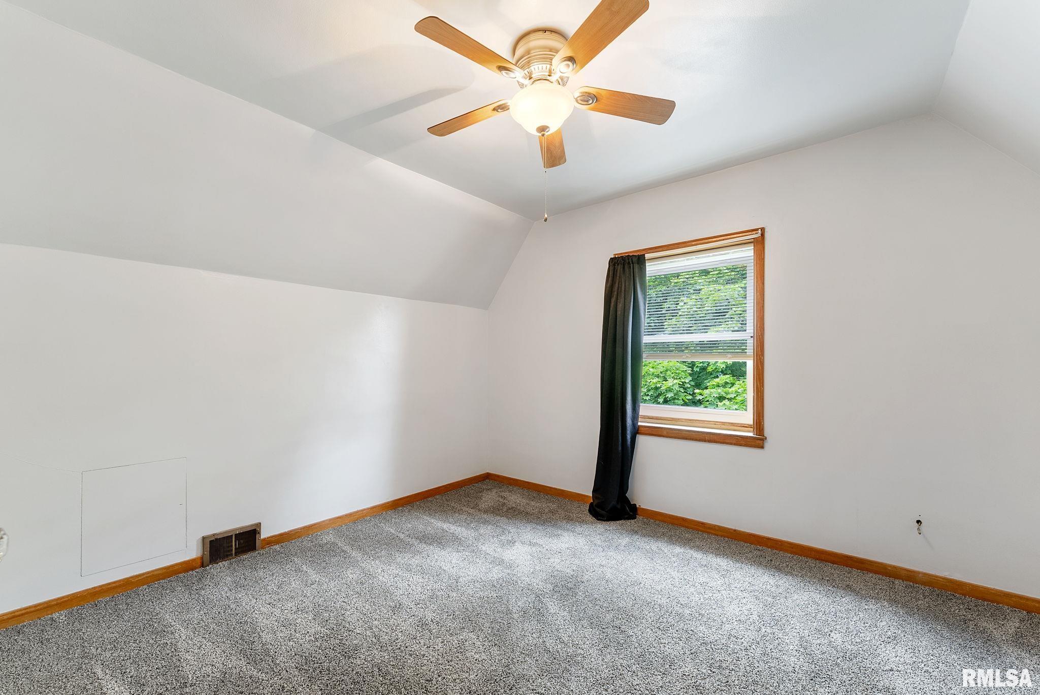 101 N Ridge Street, Cambridge, Illinois image 18