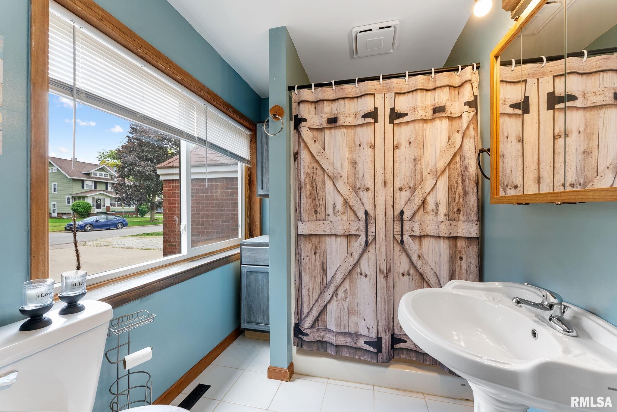 101 N Ridge Street, Cambridge, Illinois image 12