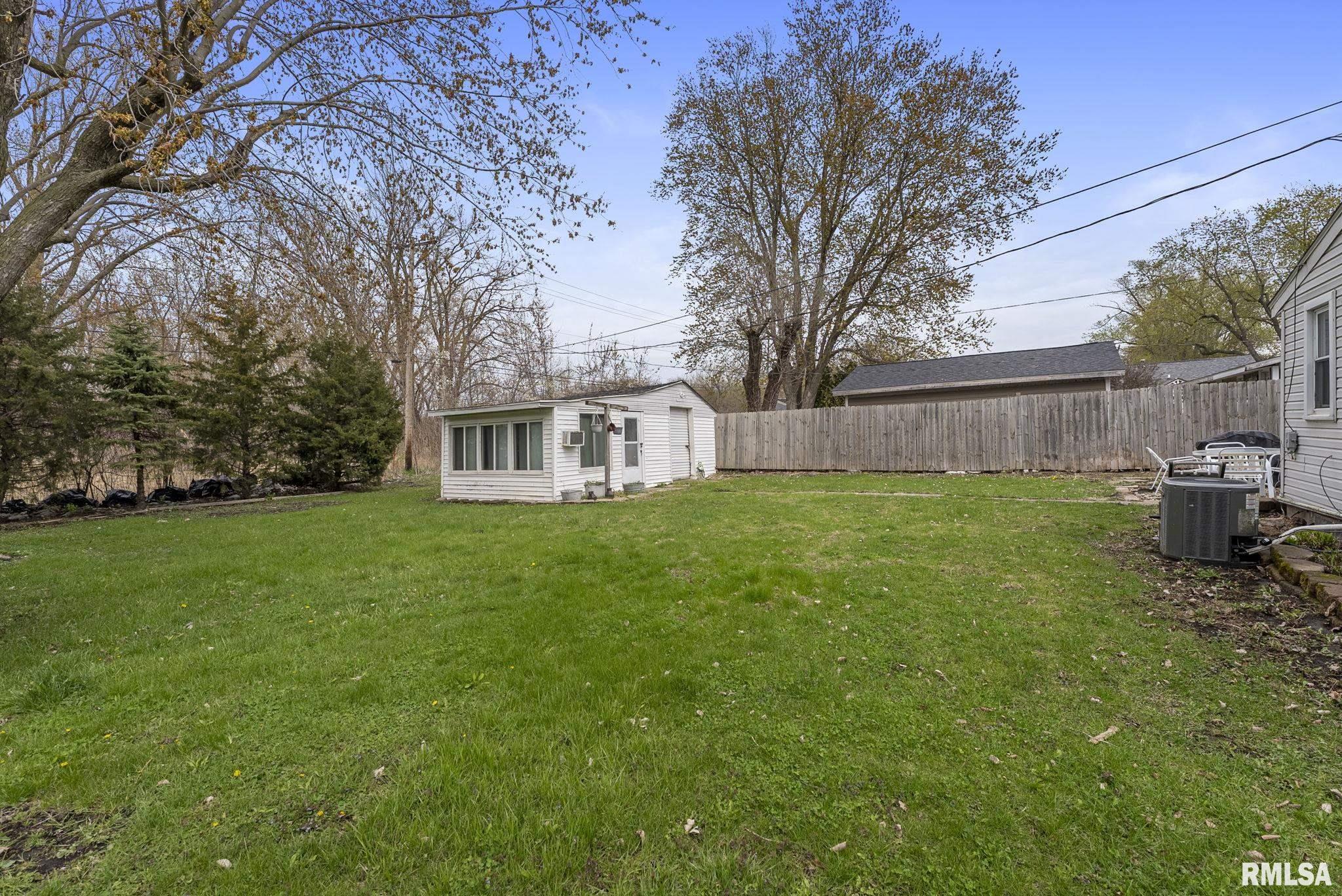 16815 10th Avenue North, East Moline, Illinois image 16