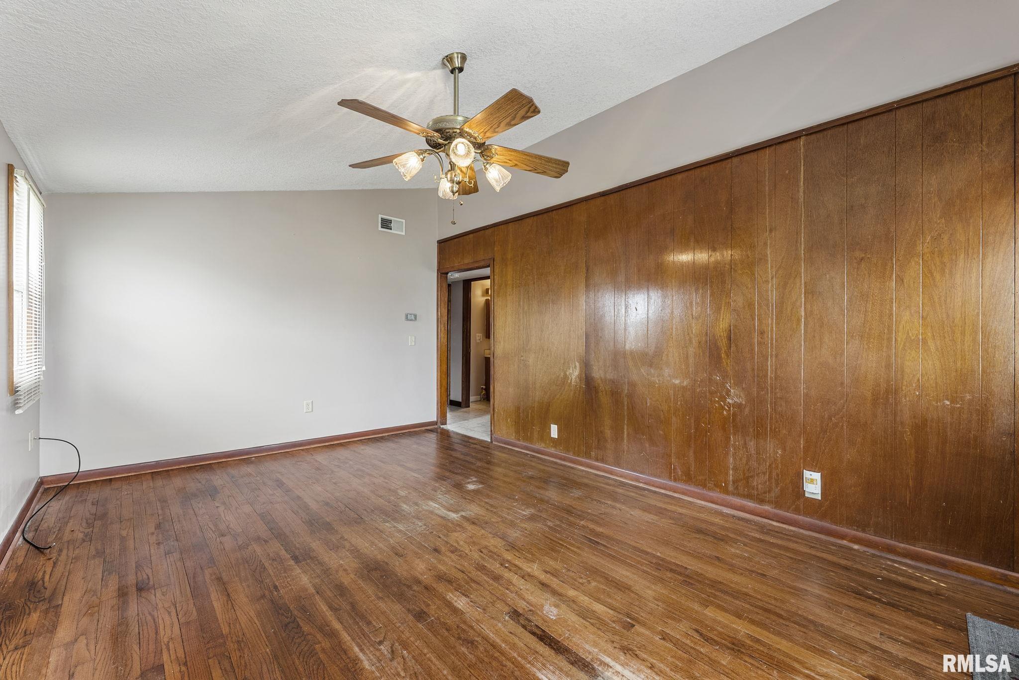 16815 10th Avenue North, East Moline, Illinois image 4