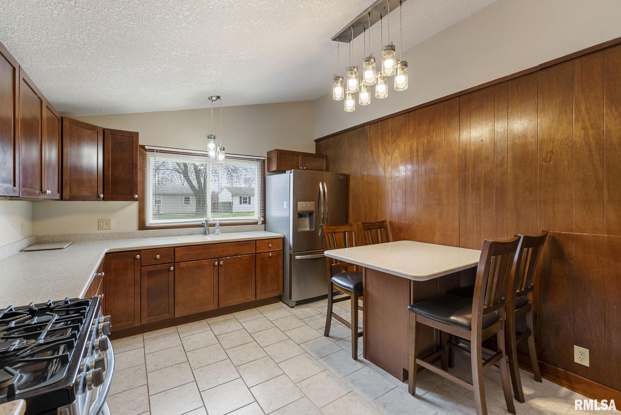 16815 10th Avenue North, East Moline, Illinois image 10