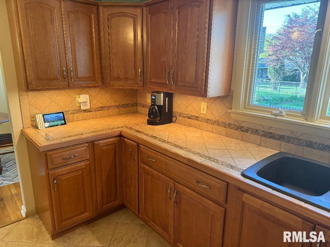 1345 W Woodside Drive, Dunlap, Illinois image 19
