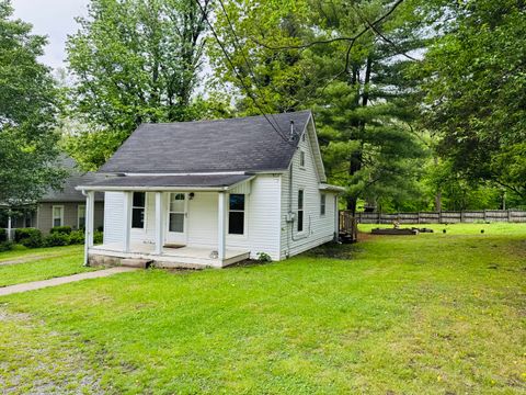 Homes For Sale - 103 W Whitlock Street<br/> Jonesboro, IL 62952
