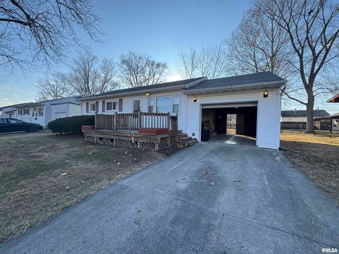 Homes For Sale - 157 Portland Place<br/> Logan County, Lincoln, IL 62656