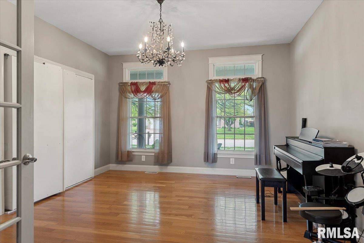 312 Windycrest Drive, Chatham, Illinois image 8