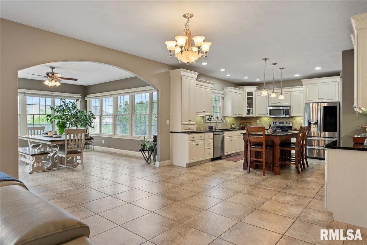 312 Windycrest Drive, Chatham, Illinois image 14
