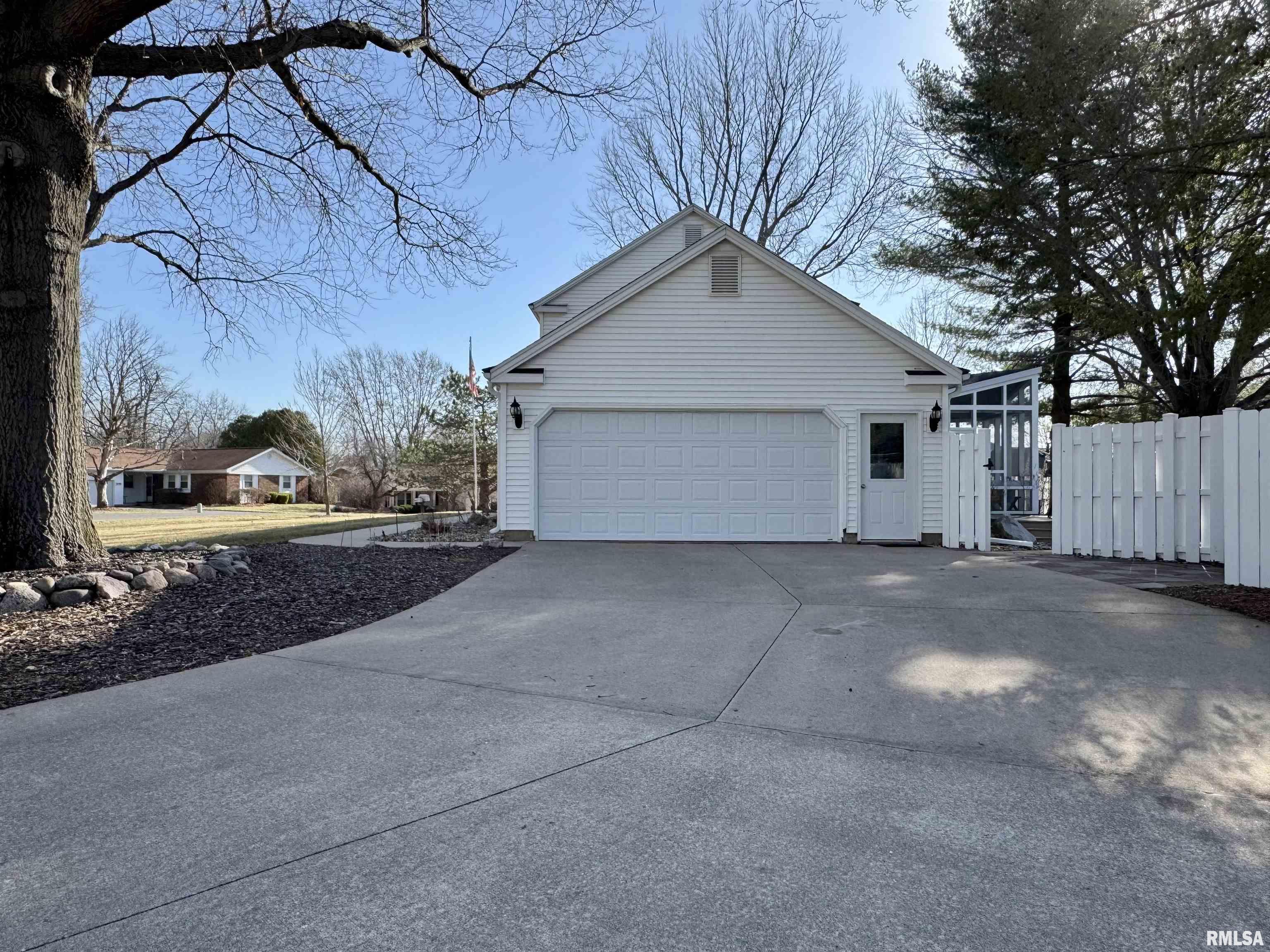 536 Meadow Drive, Macomb, Illinois image 6