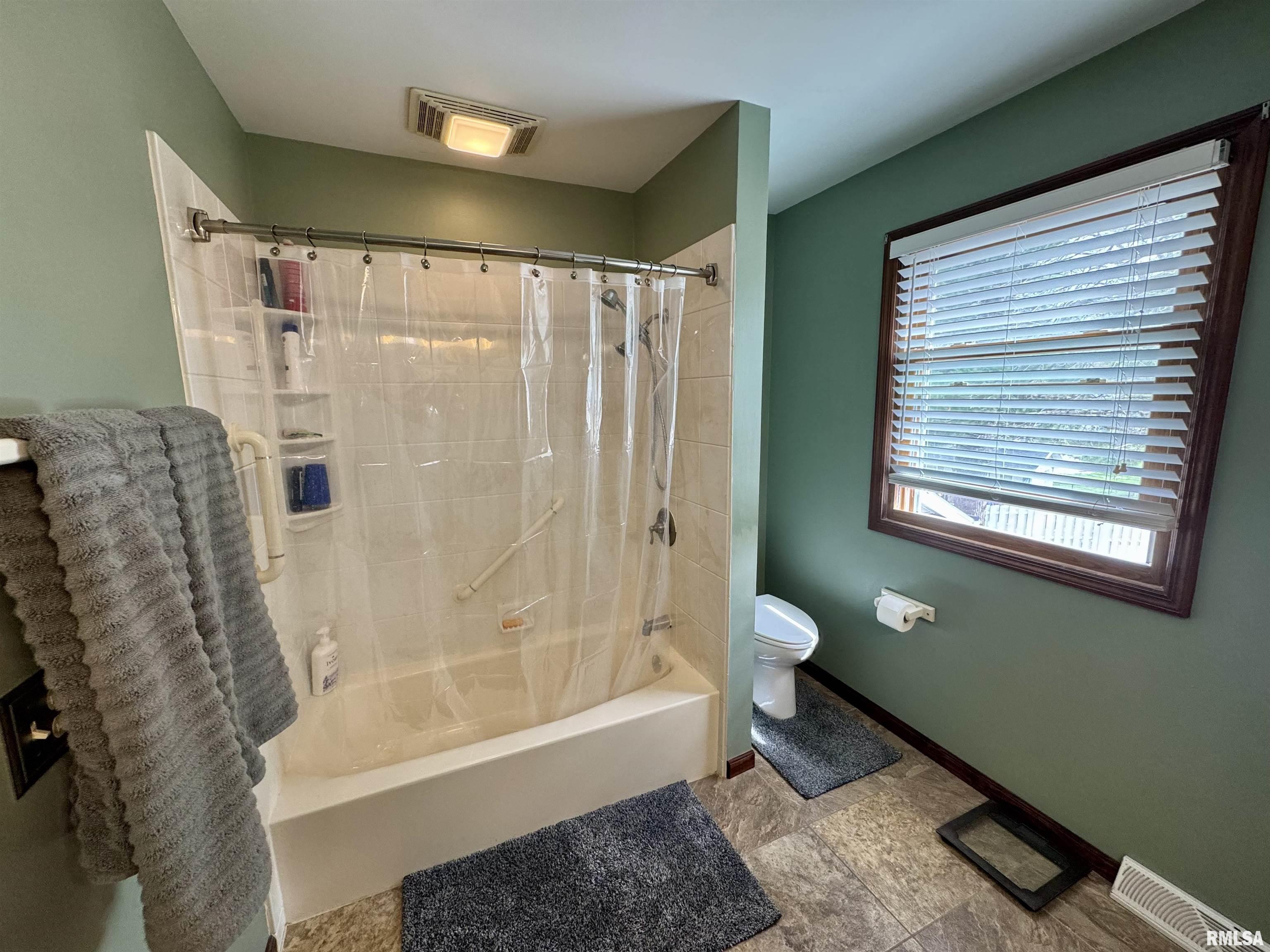 536 Meadow Drive, Macomb, Illinois image 46