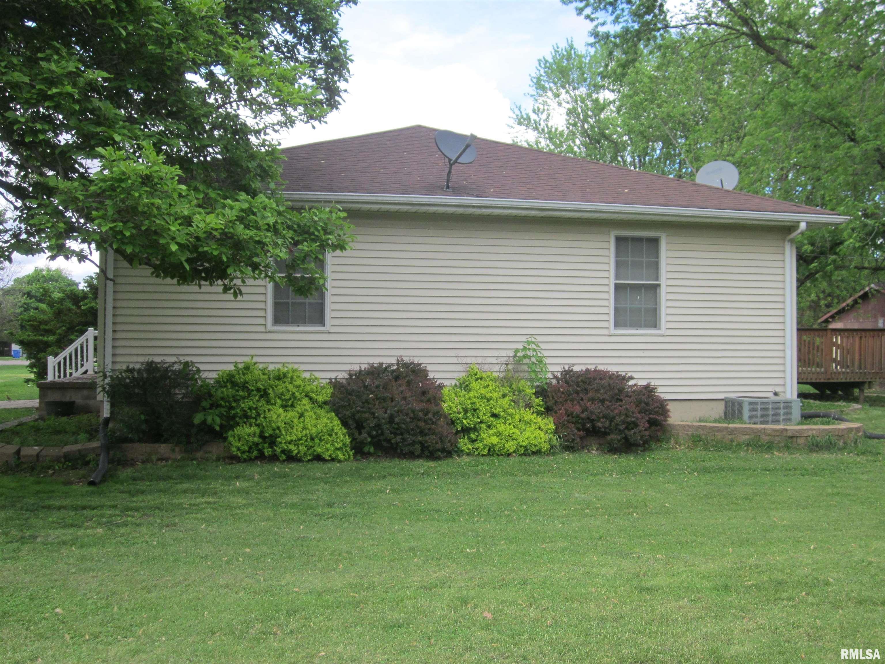 215 S Logan Street, Mason City, Illinois image 29
