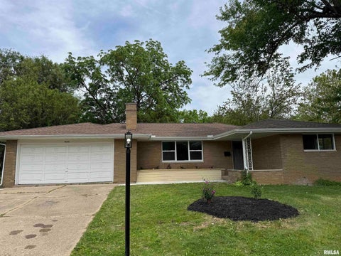 Homes For Sale - 4030 N Brookdale Place<br/> Peoria, IL 61614