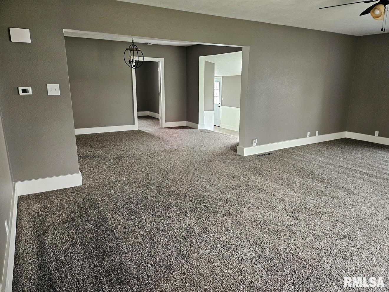 102 W Grand Street, Modesto, Illinois image 16