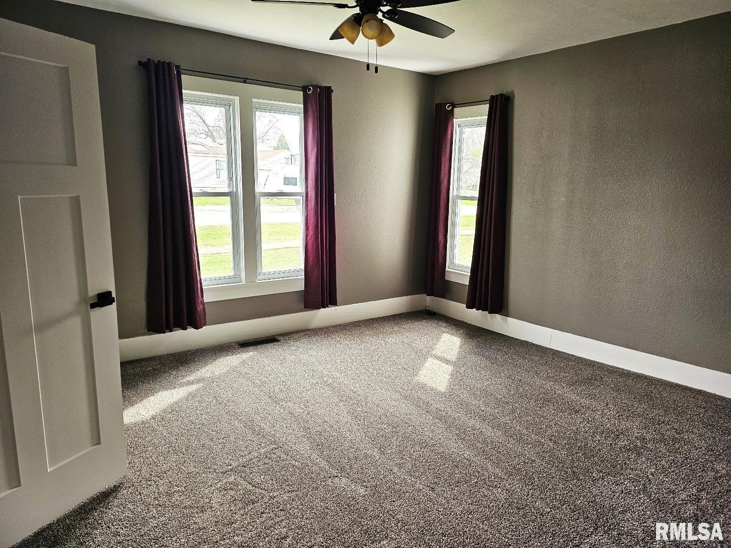 102 W Grand Street, Modesto, Illinois image 35