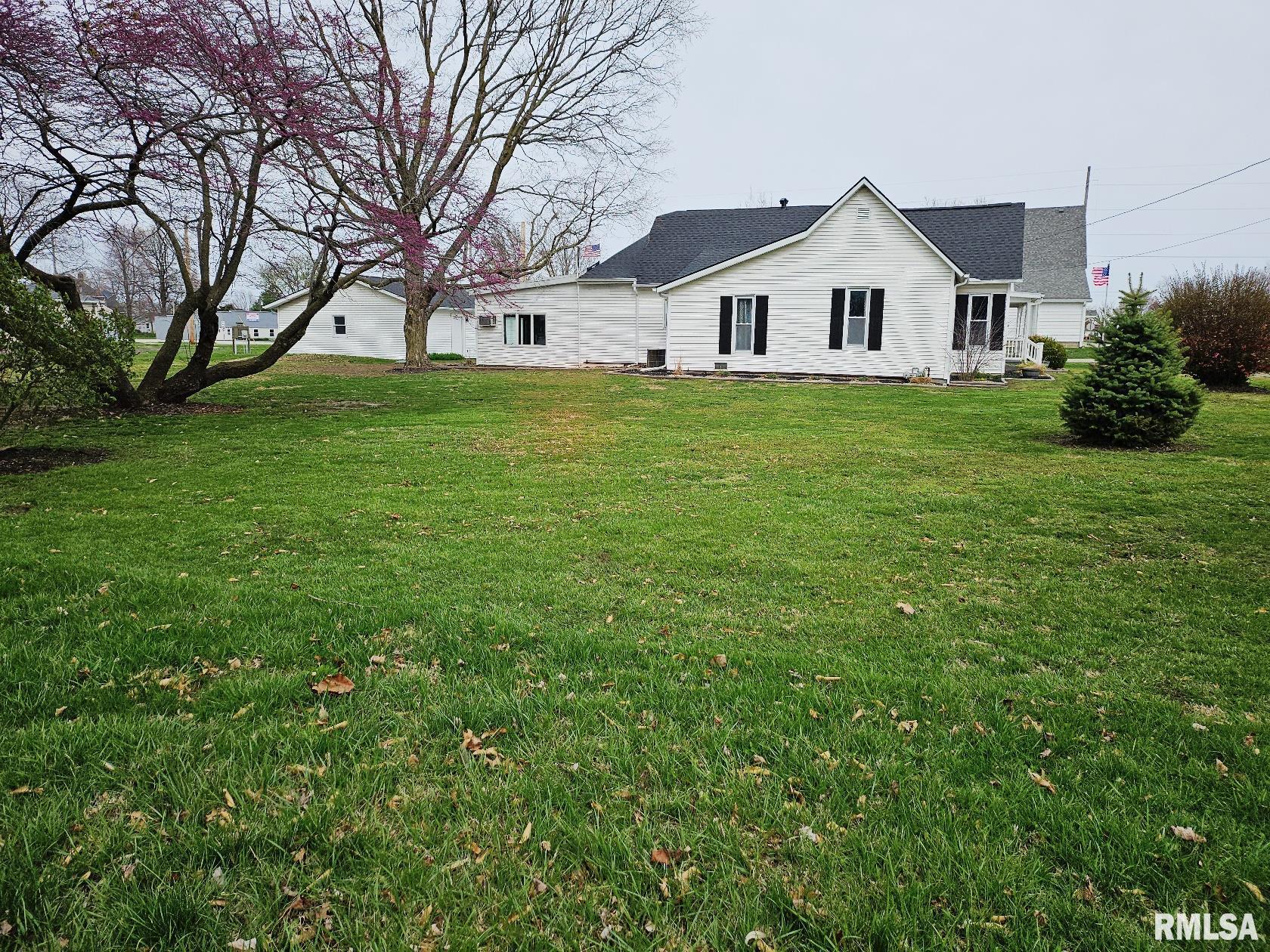 102 W Grand Street, Modesto, Illinois image 11
