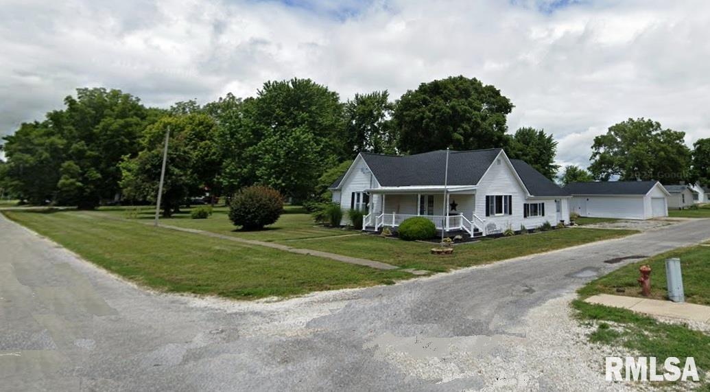102 W Grand Street, Modesto, Illinois image 2