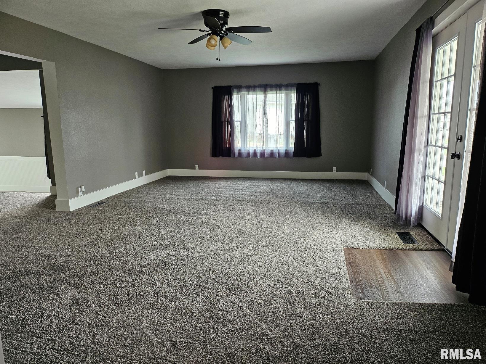 102 W Grand Street, Modesto, Illinois image 15
